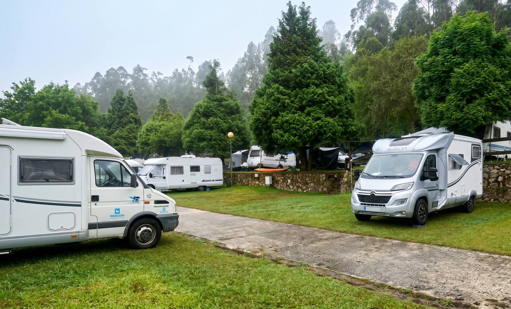 Imagen de parcelas en Camping Cangas